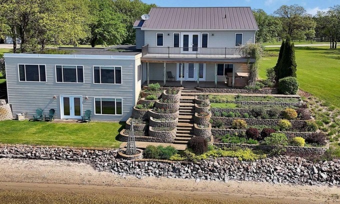 Browerville House | Gather at this spacious 5-bedroom lake home with 277' sandy beach, private dock