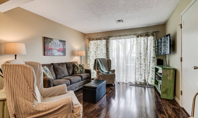Notch Estates Condo | Gathering Place, where family and friends come together! 2BR Branson Condo.
