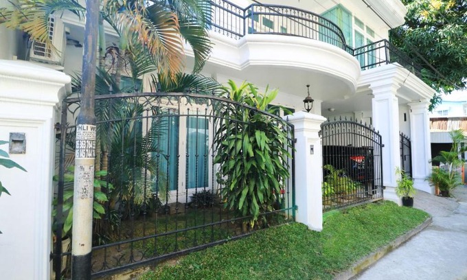 Losari House | Ge JacMart Homestay Makassar