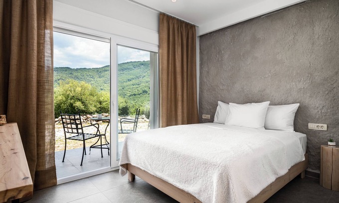 Central Tzoumerka Hotel | Gefiri Plakas Hotel