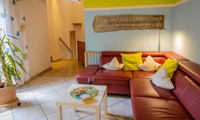 Leutershausen Apartment | Gemütliche 72qm Ferienwohnung natürlicher Lage, gut geeignet für Familien, voll ausgestattete Küche, große Terrasse