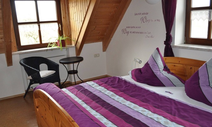 Leutershausen Apartment | Gemütliche, großflächige 70 qm Ferienwohnung für 4 Personen, gut geeignet für Familien,voll ausgestattete Küche