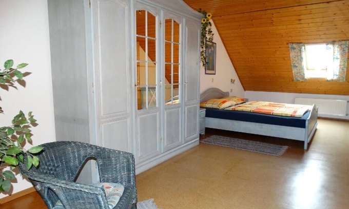 Ploessberg Apartment | Gemütliche und familienfreundliche Ferienwohnung 68 m2 für 2 - 5 Personen.