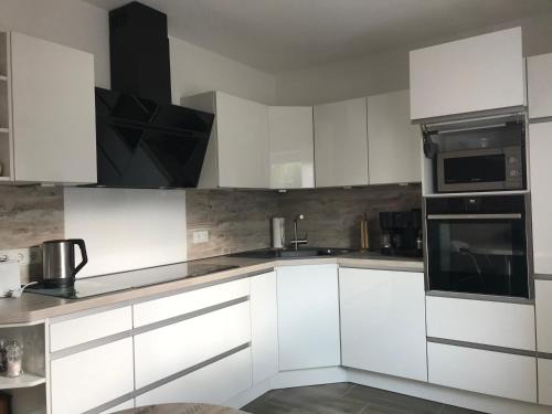 Weitefeld Apartment | Gemütliche Wohnung im Westerwald, mit einer großen Terrasse!