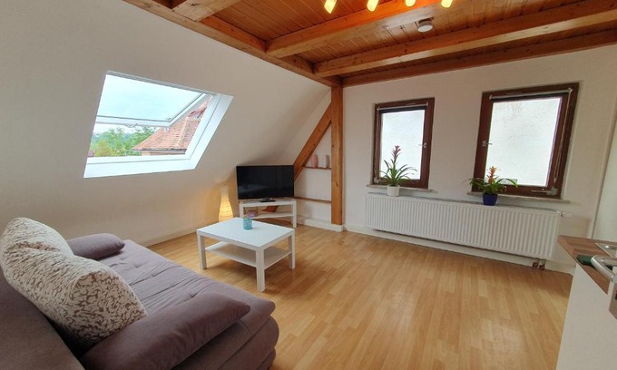 Muehlacker Apartment | Gemütliche zentrale DG Wohnung in Mühlacker