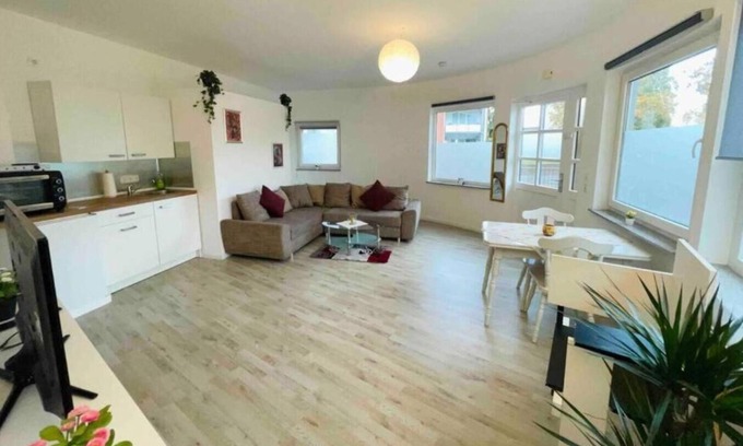 Rheinhausen House | Gemütliches Bungalow, Kontakloser Check-in, Zentral