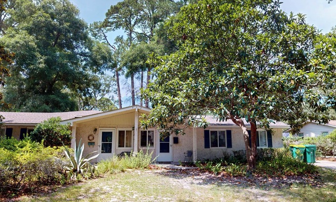 Jekyll Island House | GEORGIA TABBY DUPLEX UNIT A 2 bedroom, 1 bathroom