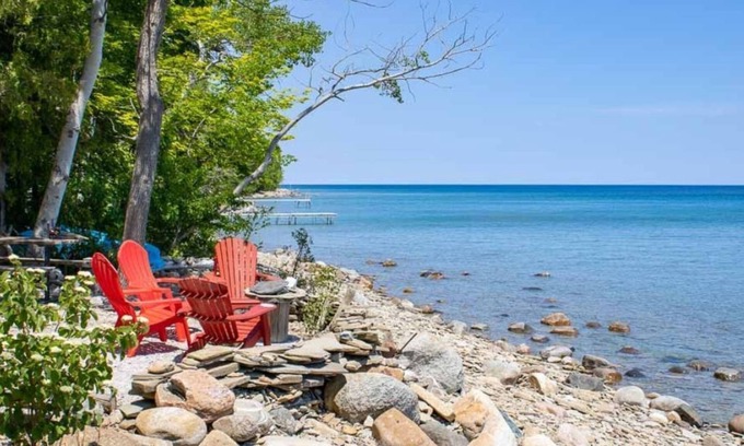 Kemble Cottage | Georgian Bay - Newly-Built Luxury Watefront Cottage w/AC, Wi-Fi, BBQ, Firepit!