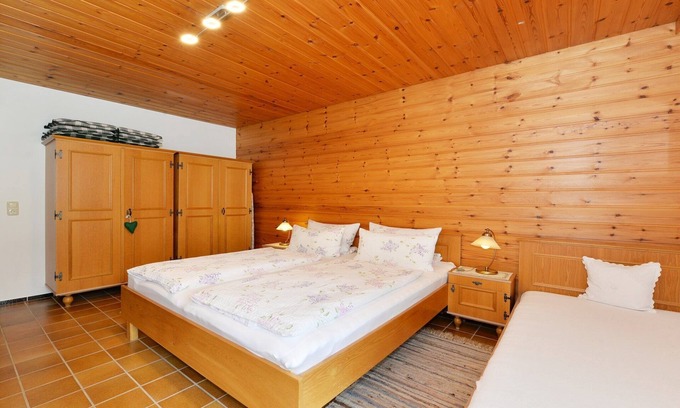 Grafenried Apartment | Geräumige Wohnung mit Sauna