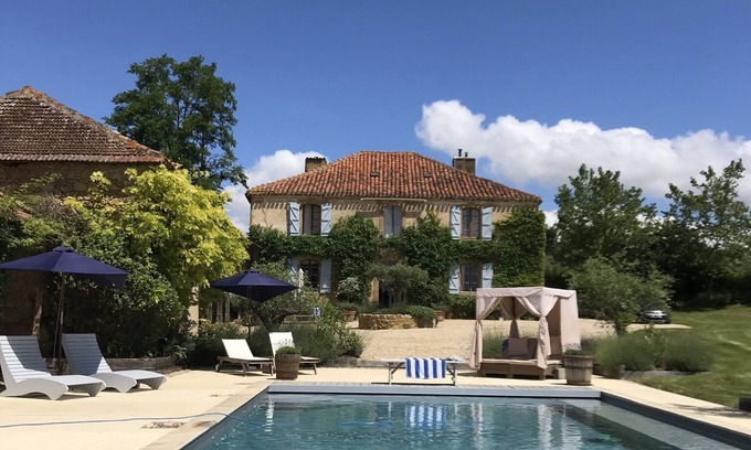 Tourdun House | Gers 5bed Farmhouse , splendid views & stunning pool near Marciac sleeps 10 -12