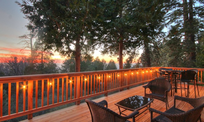 Idyllwild Cabin | Get a Peaceful, Easy Feeling at Naughty Pines/Read Our Reviews!