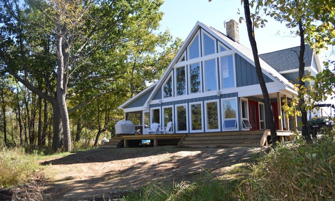 Albion House | Get back to nature and experience lake life in style when you stay at our house