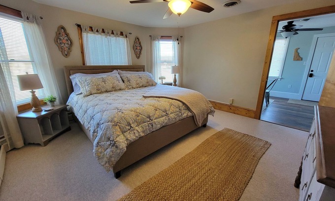 Millsboro Apartment | Getaway! Close to beach, outlet shopping & golf!