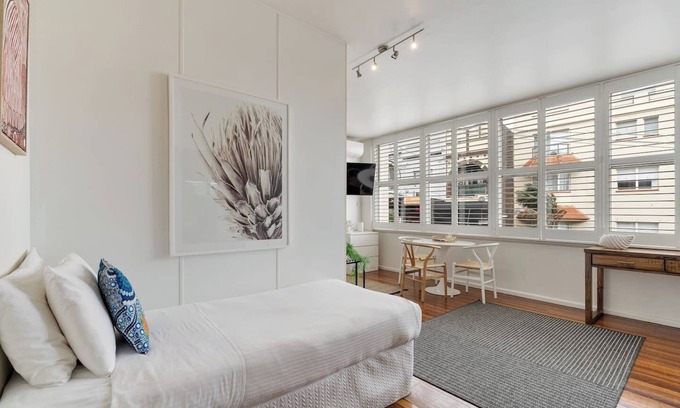 Neutral Bay Apartment | Getawayz NSW - Bay Court III -Spacious Waterside Studio next to Hayes Beach, Cafes & Ferry!