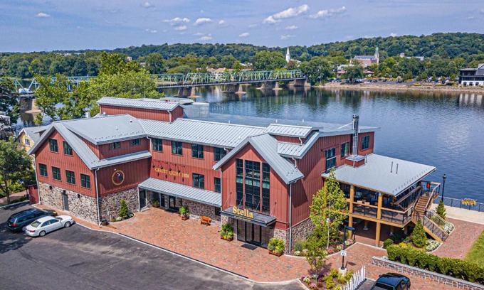 New Hope Hotel | Ghost Light Inn