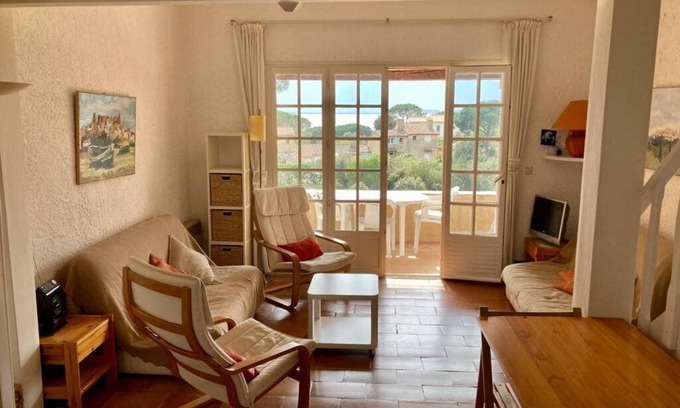La Croix-Valmer Apartment | Gigaro- balcony with beautiful sea views