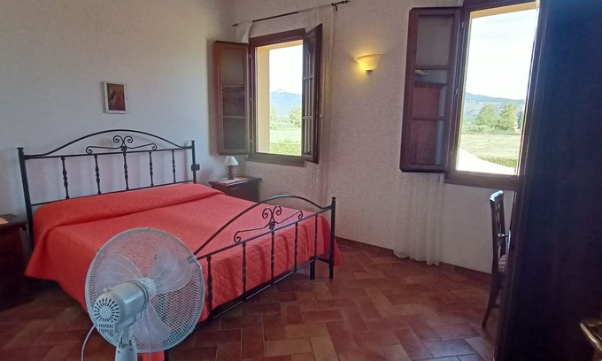 Latignano Apartment | GIGLIO apartment, up to 4 people NO KIDS LOCATION