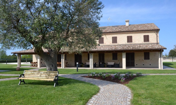 Mondolfo Apartment | GIGLIO: APARTMENT WITH SWIMMING POOL 5 MINUTES FROM THE SEA
