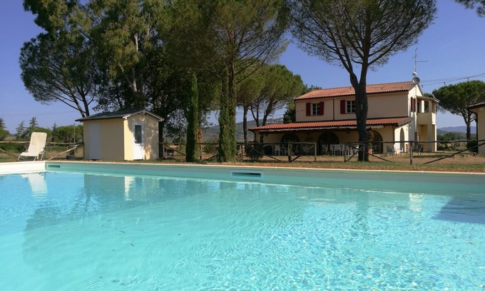 Castiglione della Pescaia Apartment | Girasole - Cozy, bright vacation apartment with pool, large garden near the sea