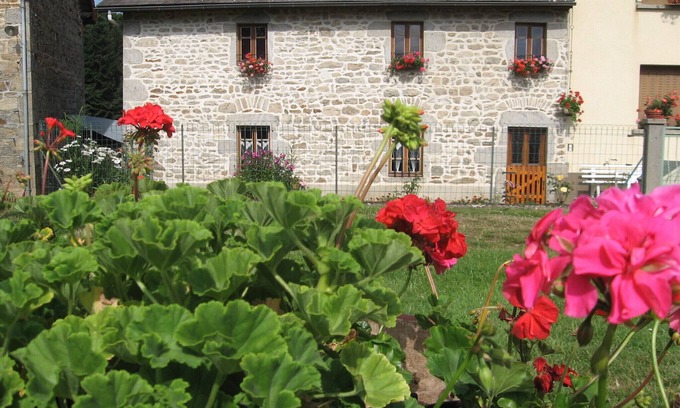 Condat-en-Combraille Cottage | Gite 3 * near the PARC DES VOLCANS D'AUVERGNE and VULCANIA