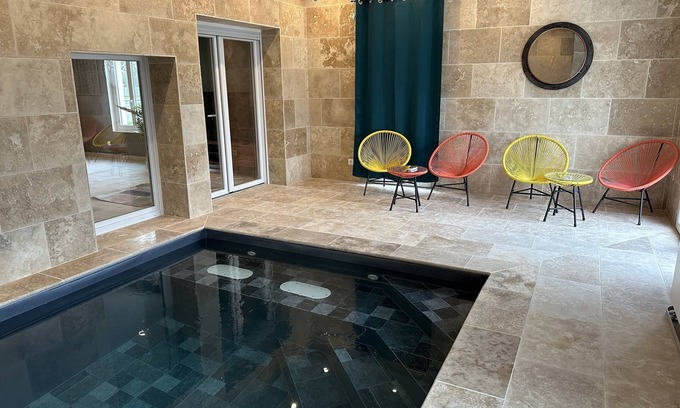 Frignicourt House | Gite 5 Chambres, Piscine Intérieure, Proche du Der