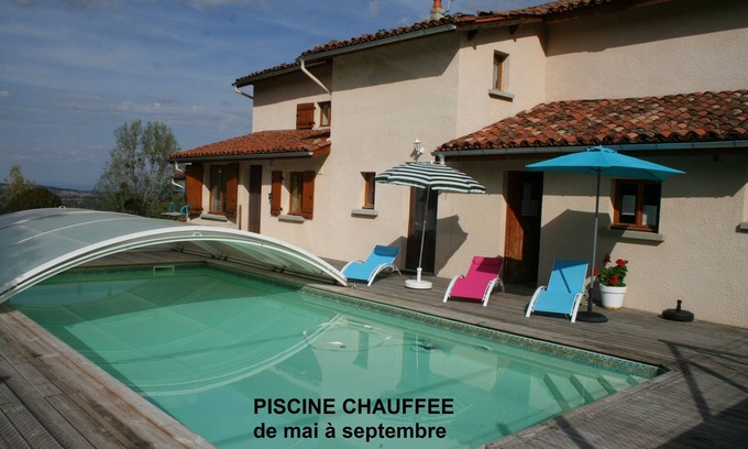 Saint-Martin-la-Sauvete House | Gite 6p. with SWIMMING POOL in nature, in Auvergne-Rhône-Alpes