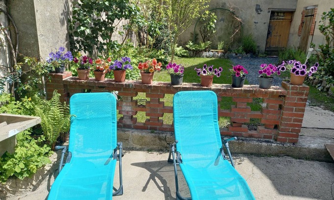 Aigurande Cottage | Gite Aigurande, 4 bedrooms, 13 persons
