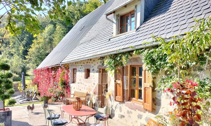 Anglards-de-Salers Cottage | Gite Anglards-de-Salers, 2 bedrooms, 4 persons