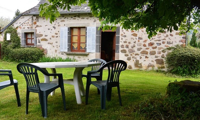 Anglards-de-Salers Cottage | Gite Anglards-de-Salers, 2 bedrooms, 4 persons
