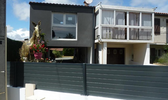 La Meilleraie-Tillay Apartment | Gite Au Cheval D'or
