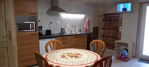Civray-de-Touraine House | gite-civray-de-touraine TROGLO de Denise