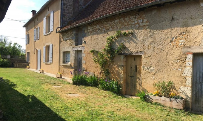 Coulaures Cottage | Gite Coulaures, 4 bedrooms, 7 persons
