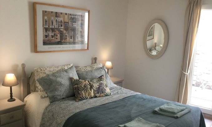 Dernacueillette Apartment | Gite de l'Ancienne Poste. Pied a terre in the Corbieres