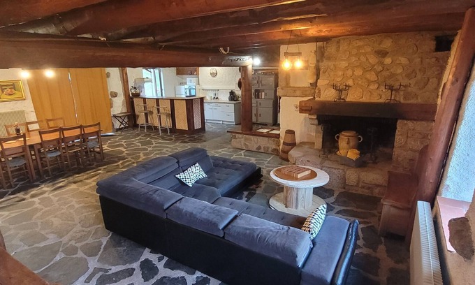 Sainte-Sigolene House | GITE DE VAUBARLET IN A PEACEFUL NATURAL SETTING