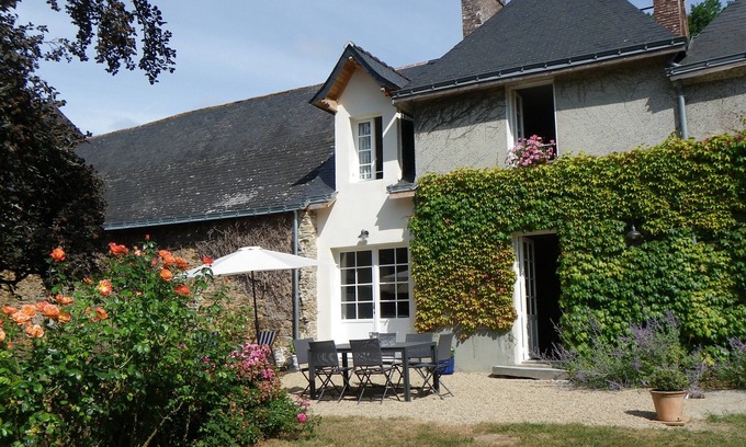 Nort-sur-Erdre Cottage | Gîte du Val d'Erdre in a charming property on the banks of the Erdre