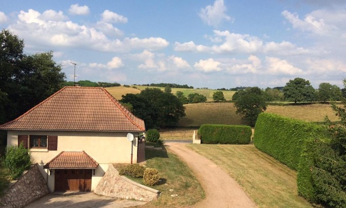 Barrais-Bussolles House | Gite Equipe avec Espace Vert