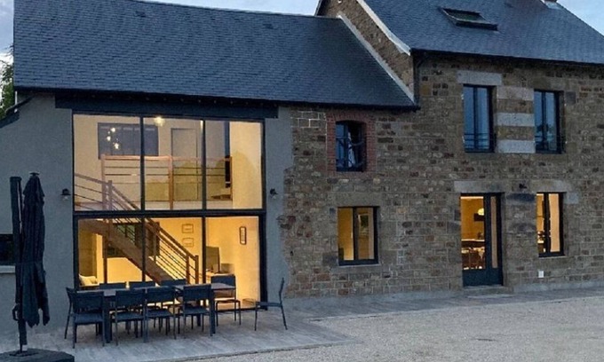Le Val-Saint-Pere House | Gîte for 12 people in Le Val St Père in the bay of Mont St Michel