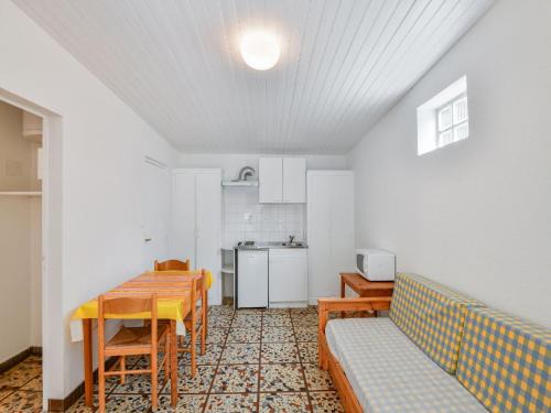 Saint-Savinien House | Gîte in holiday park with swimming pool