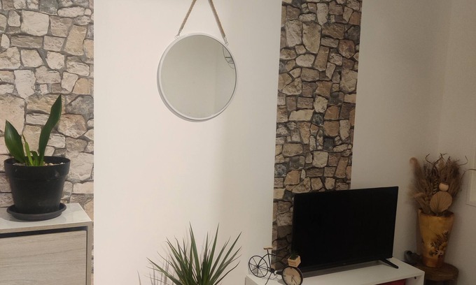 Romilly-sur-Seine Apartment | Gite l'olivier 2