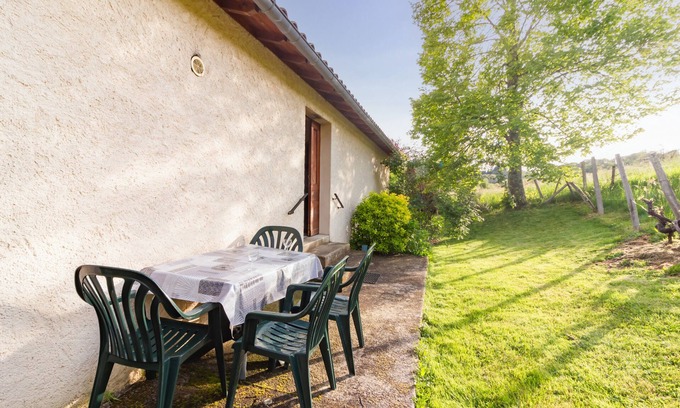 Saint-Perdoux House | Gîte La Vue Verdoyante - ideal for 2 adults & 2 children - 9 km from Figeac