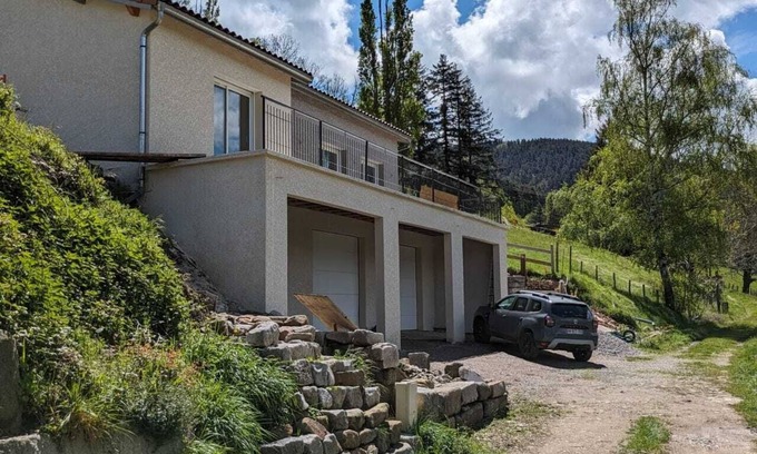 La Valla-en-Gier Villa | Gite le Bérieux, for 6 people Parc du Pilat 3 bedrooms 1 bathroom