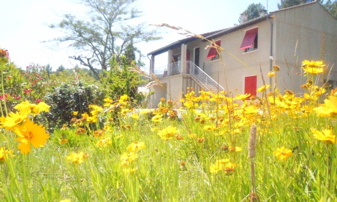 Banne House | Gîte LE BOUFFAYOU - Detached house with large garden