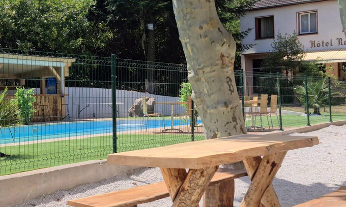 Le Breuil Apartment | Gîte Le Creusot-Bourgogne with swimming pool - Ground floor with PMR access