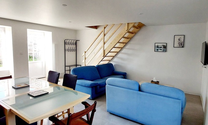 Le Poire-sur-Vie House | Gîte Le Pourpris: In the heart of a natural & historic estate surrounded by llamas!