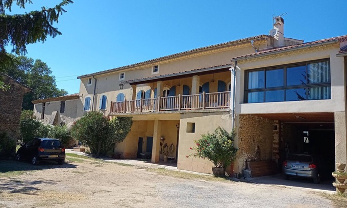 Mornas Apartment | Gite Letang de Condi Studio 55 m2 , 4 Pers , Clim , Wifi, Jardin , Terrasse