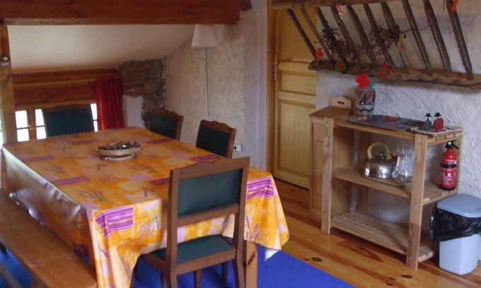 Saint-Rirand Cottage | Gite of Benoits Old barn