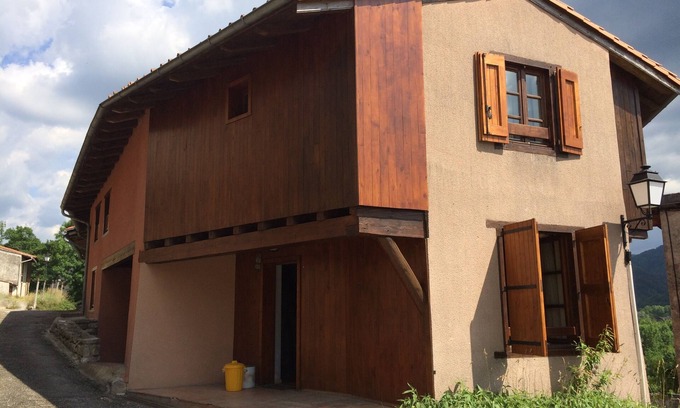 Montoulieu Apartment | Gite on 2 levels, in authentic village, in Cathar country near Montségur.