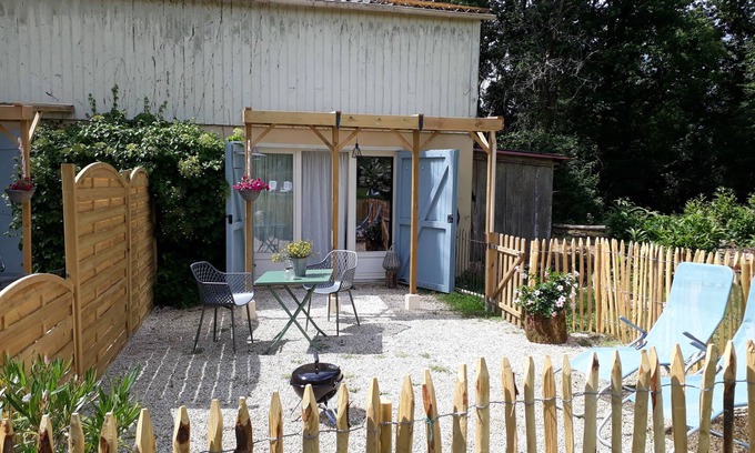Paunat Cottage | Gîte Pèr (dog friendly), with swimming pool. In the heart of the Dordogne!