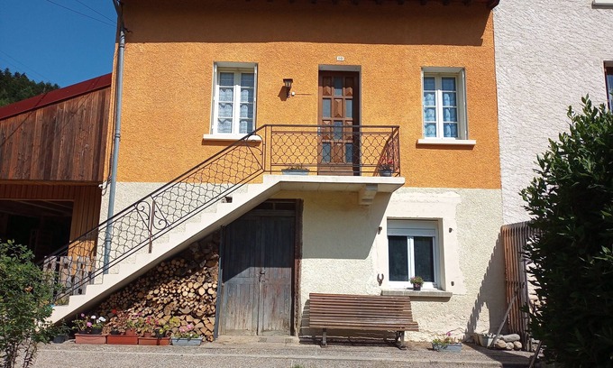 Fougax-et-Barrineuf Apartment | Gite Peyroutous in southern France