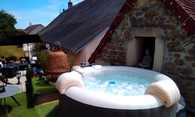 Rouvres-les-Bois Cottage | Gite Rouvres-les-Bois, 4 bedrooms, 9 persons